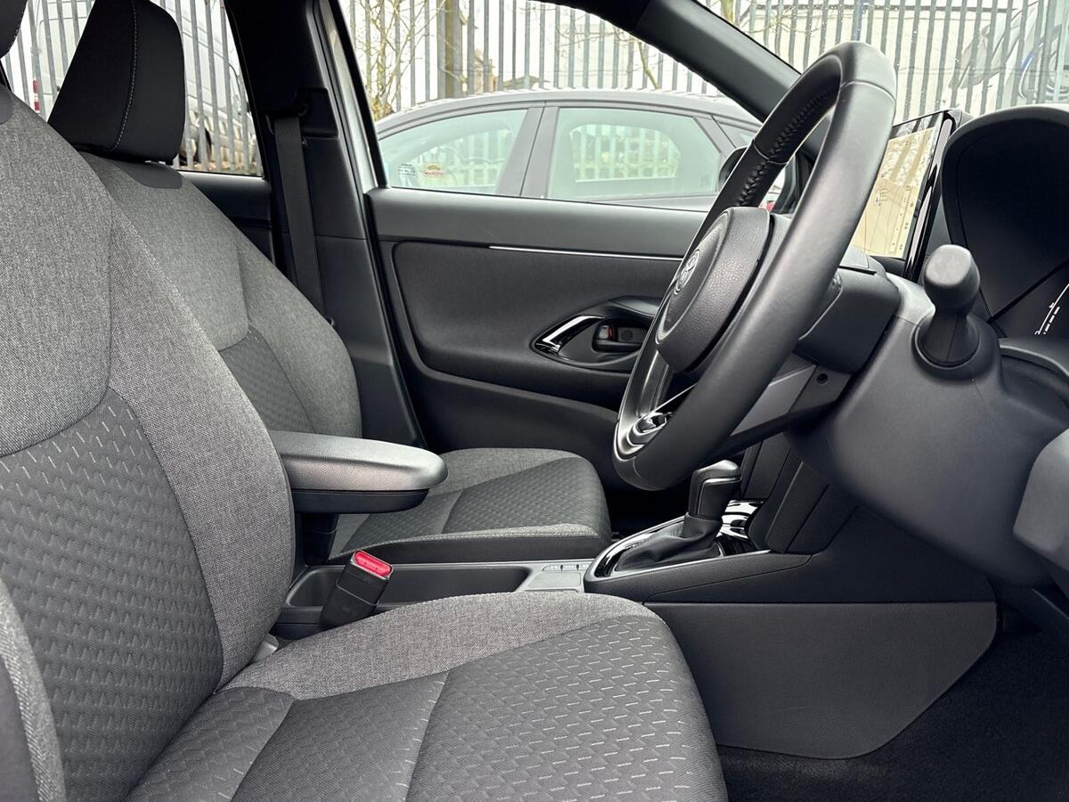 Used Toyota Yaris Cross 2024 for sale - 76837708: Photo 13