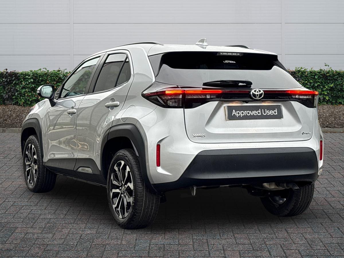 Used Toyota Yaris Cross 2024 for sale - 76837708: Photo 2