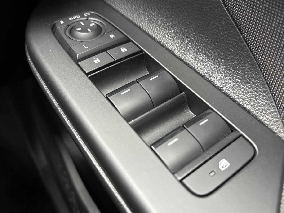 Used Toyota C-HR 2024 for sale - 76261154: Photo 31