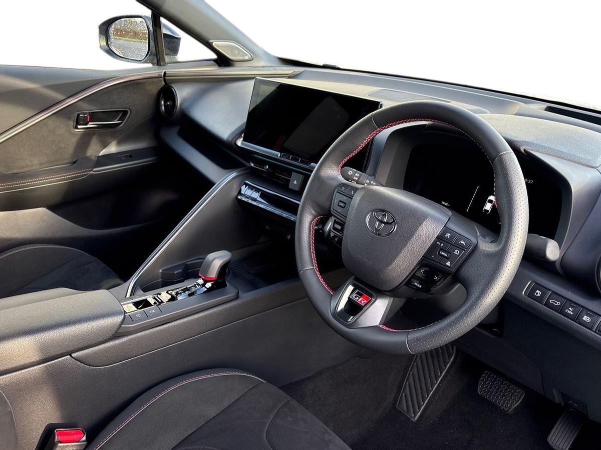 Used Toyota C-HR 2024 for sale - 76800505: Photo 12