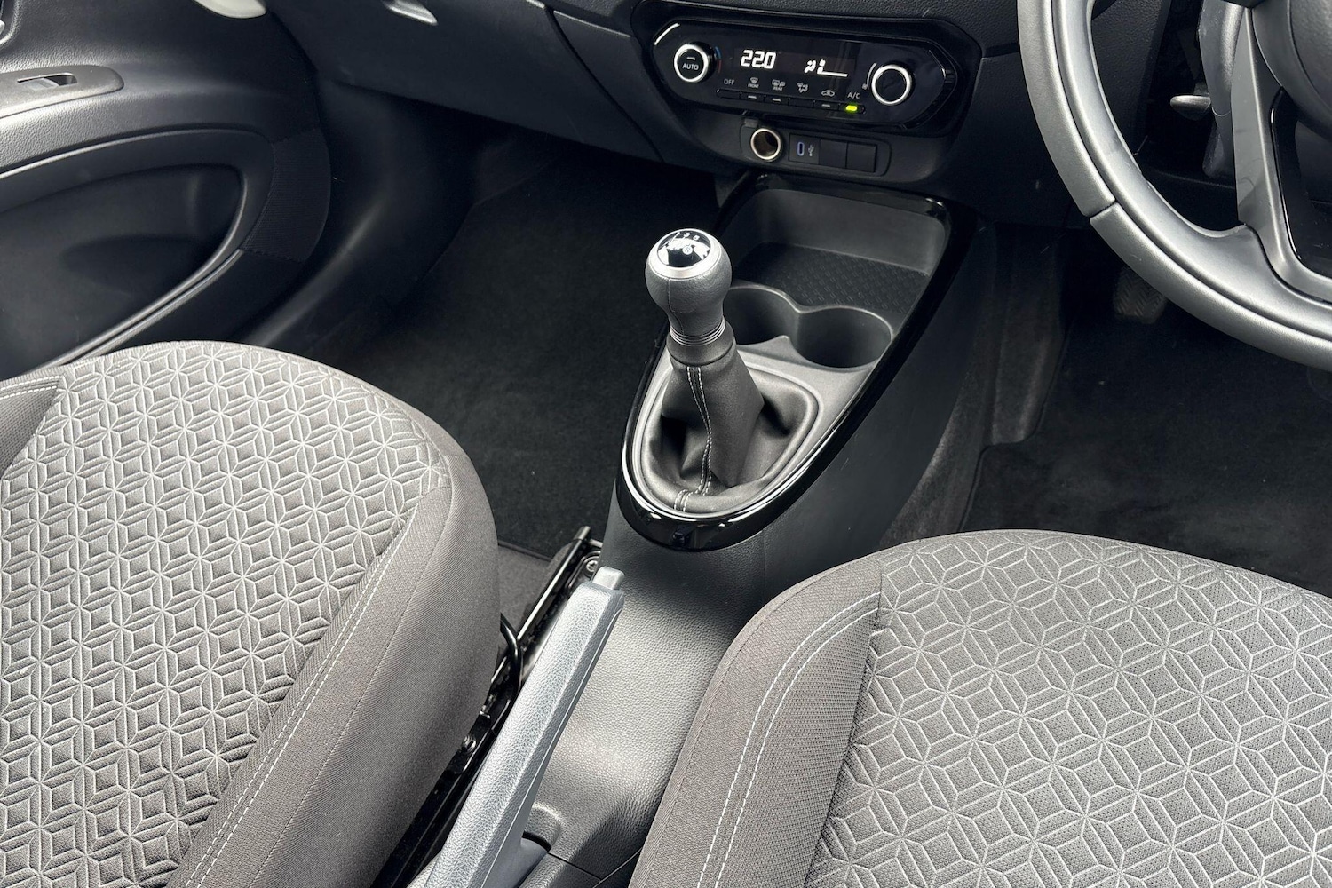 Used Toyota Aygo X 2025 for sale - 76123904: Photo 6