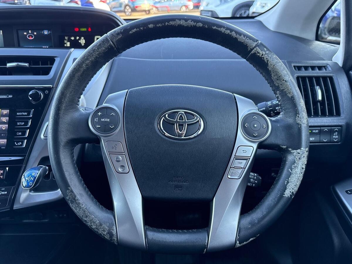Used Toyota Prius+ 2015 for sale - 76647400: Photo 13