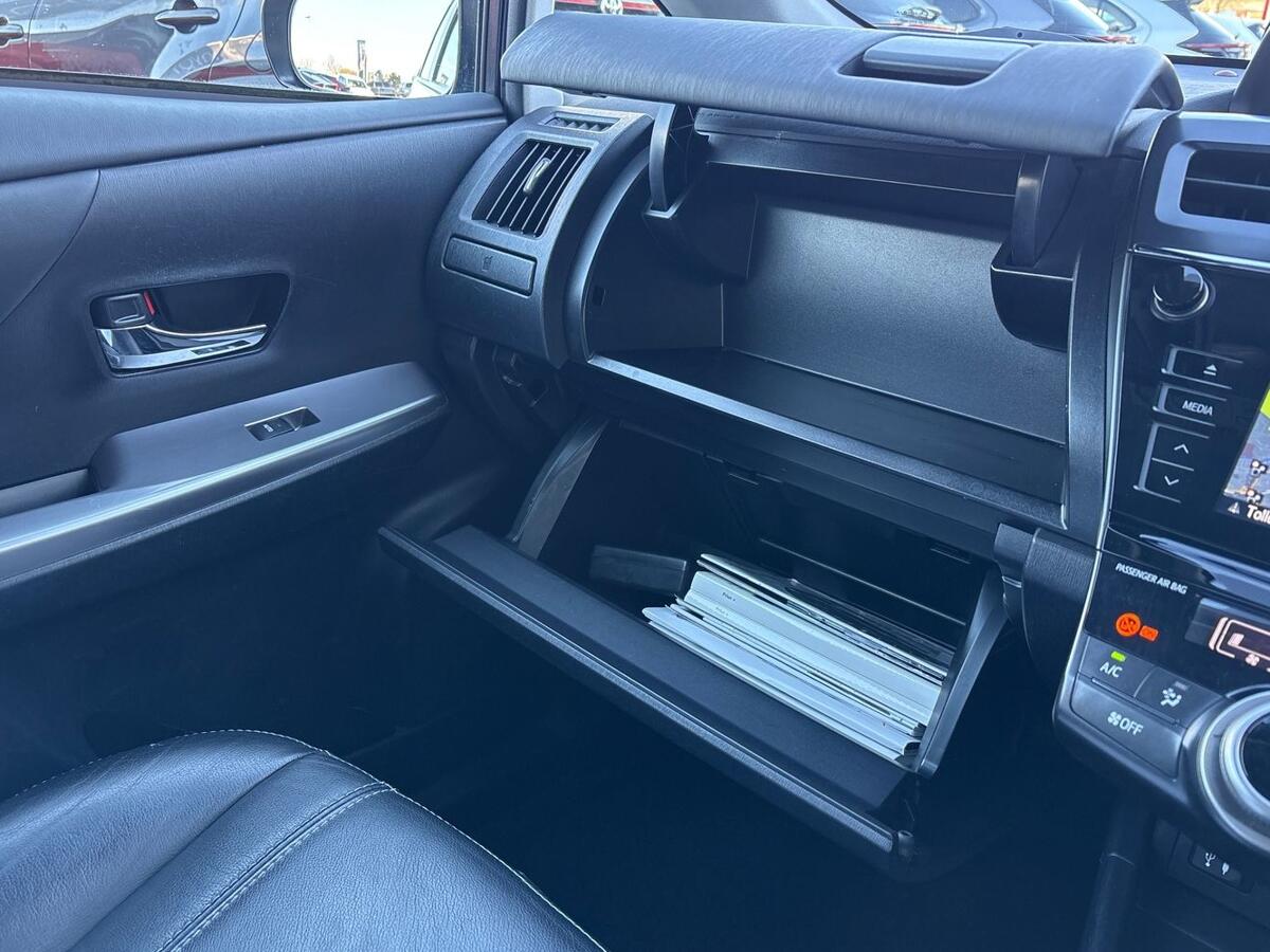 Used Toyota Prius+ 2015 for sale - 76647400: Photo 20