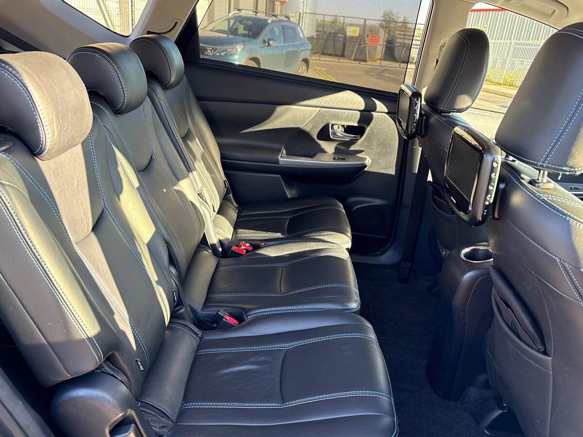 Used Toyota Prius+ 2015 for sale - 76647400: Photo 26