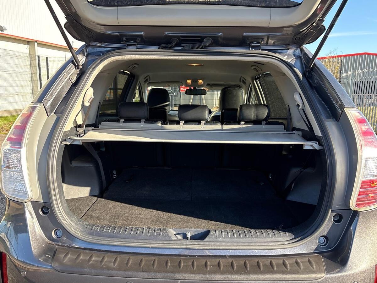 Used Toyota Prius+ 2015 for sale - 76647400: Photo 27