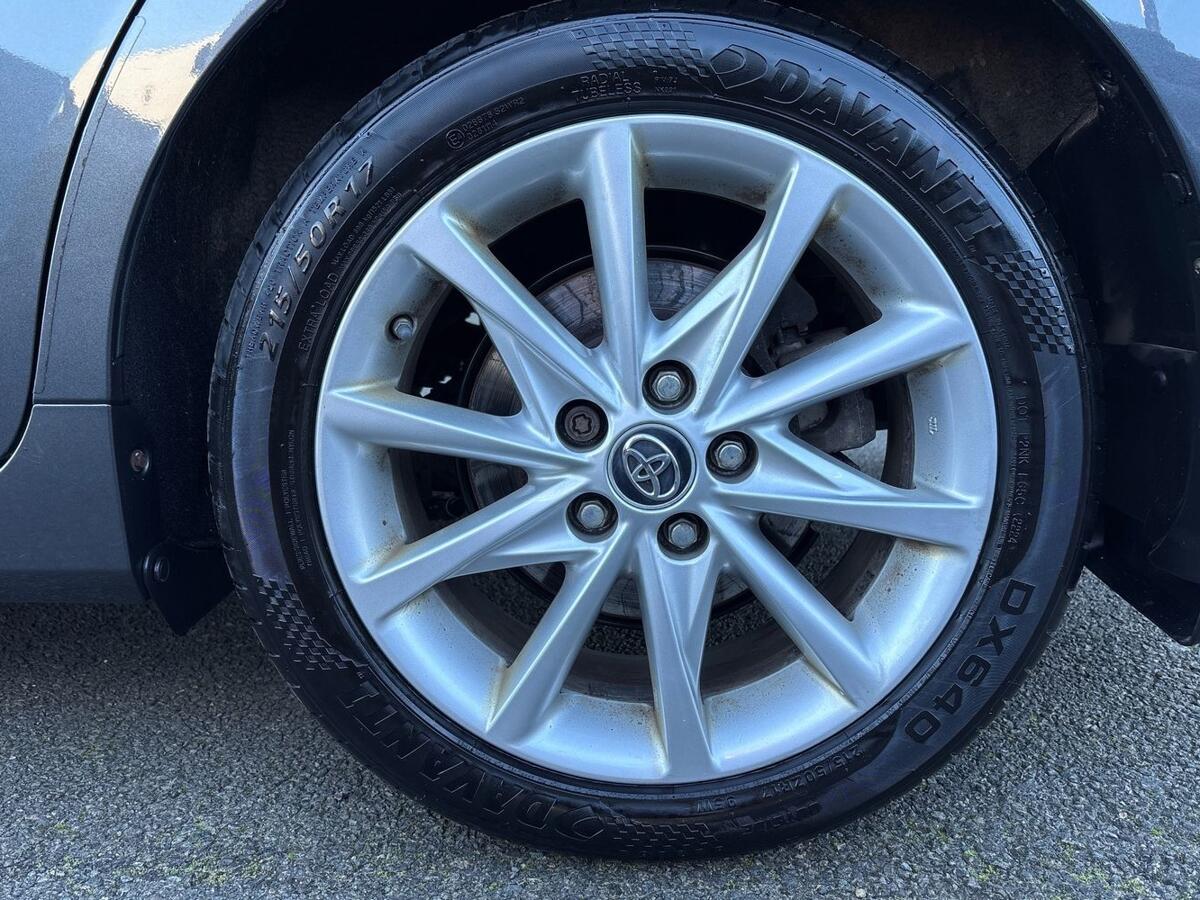 Used Toyota Prius+ 2015 for sale - 76647400: Photo 30