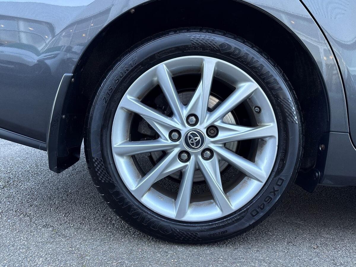 Used Toyota Prius+ 2015 for sale - 76647400: Photo 31