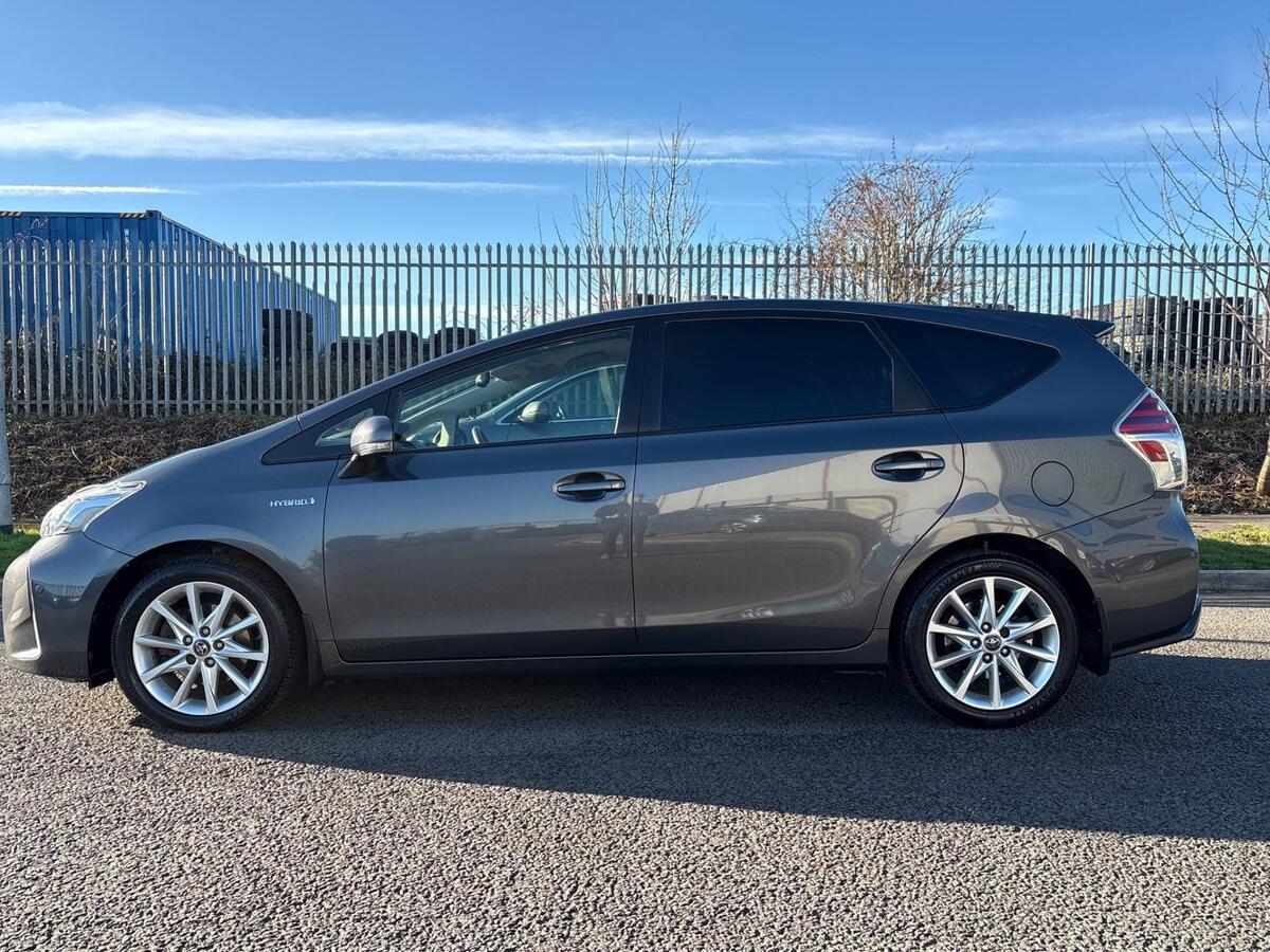 Used Toyota Prius+ 2015 for sale - 76647400: Photo 8