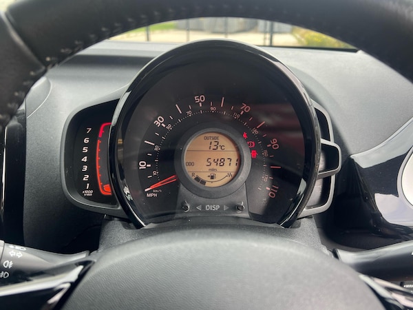 Used Toyota AYGO 2015 for sale - 76315664: Photo 9