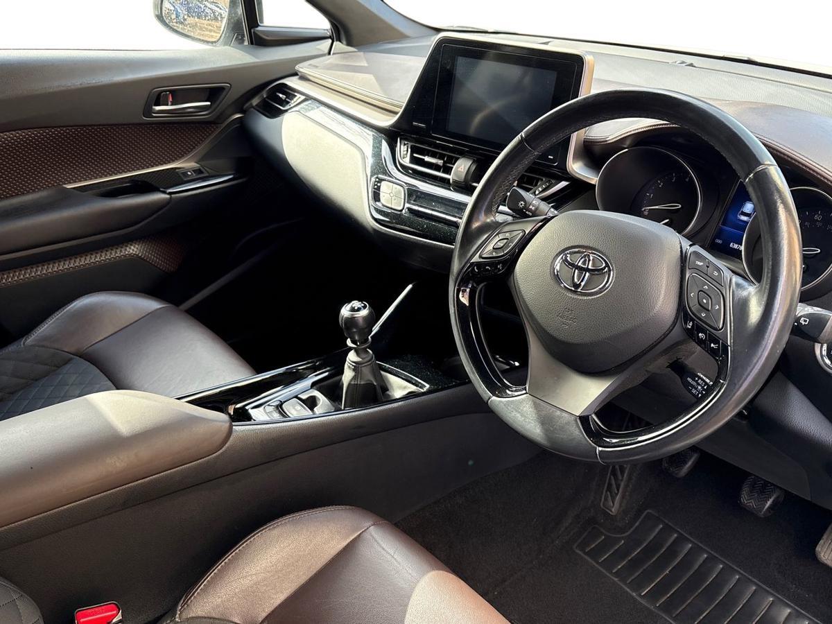 Used Toyota C-HR 2017 for sale - 77627045: Photo 11