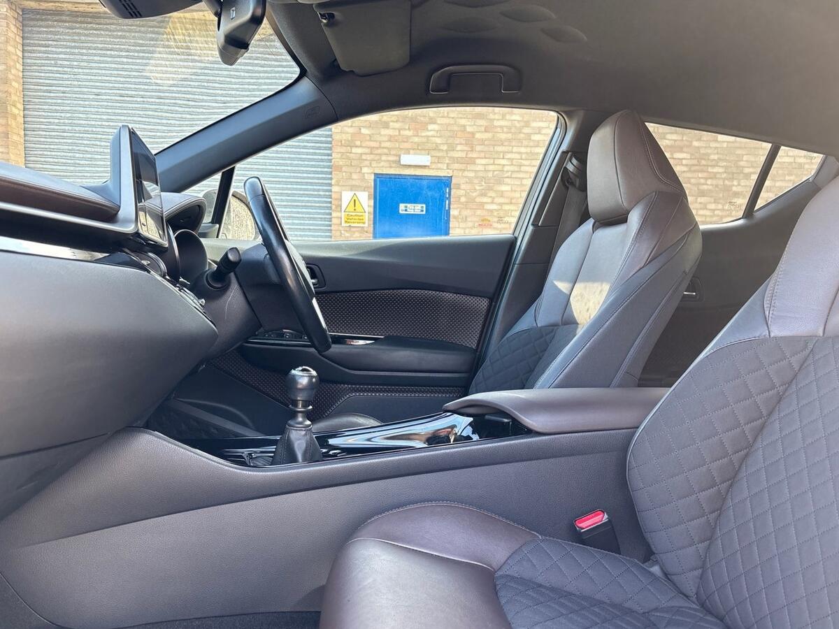 Used Toyota C-HR 2017 for sale - 77627045: Photo 12
