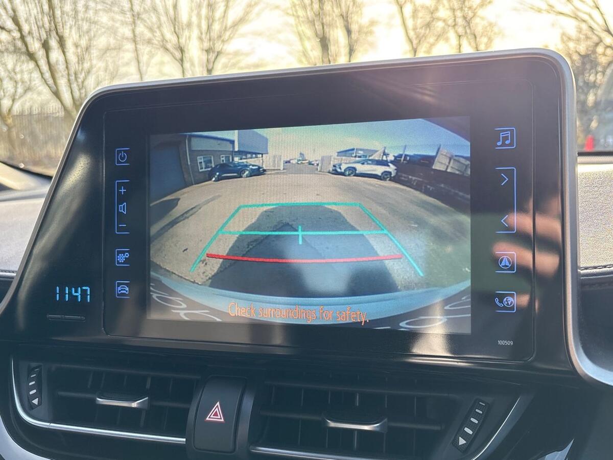 Used Toyota C-HR 2017 for sale - 77627045: Photo 20