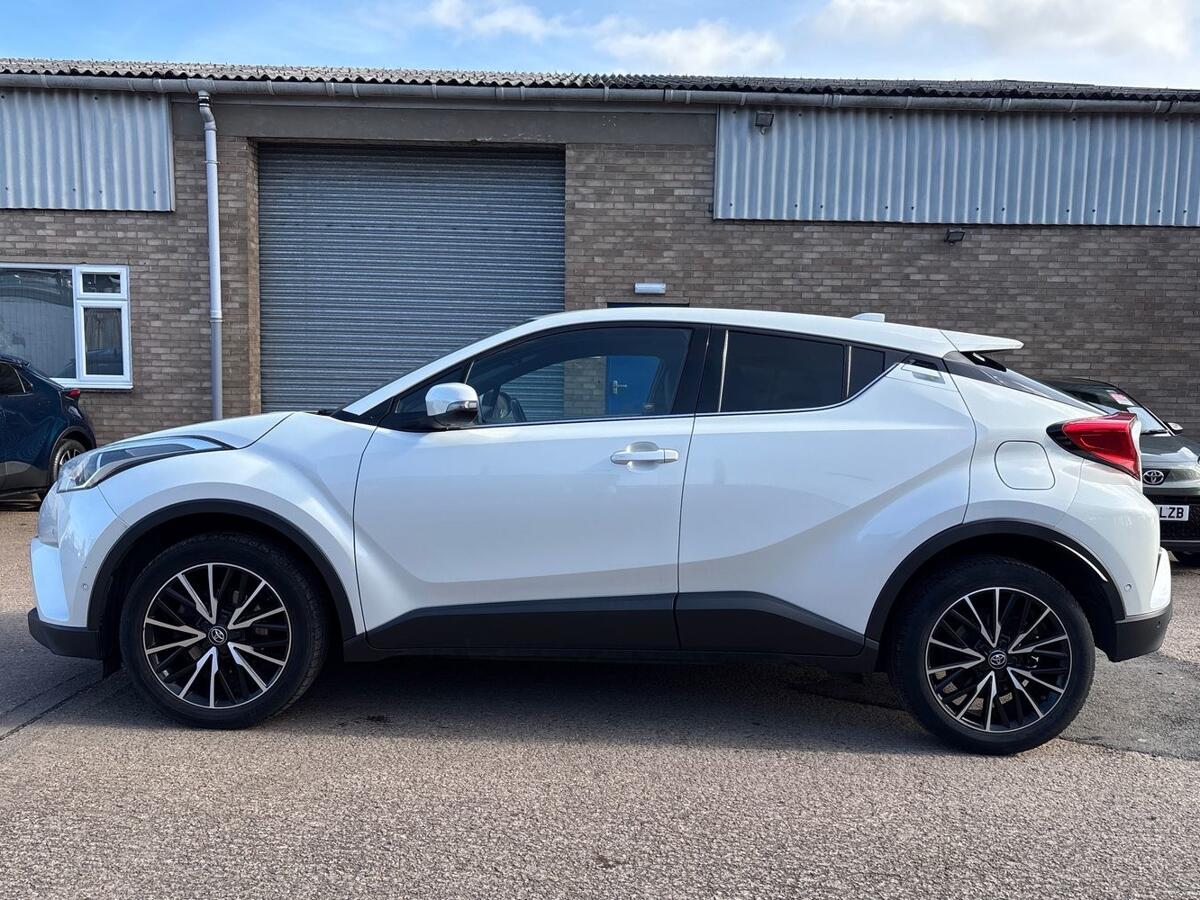 Used Toyota C-HR 2017 for sale - 77627045: Photo 4