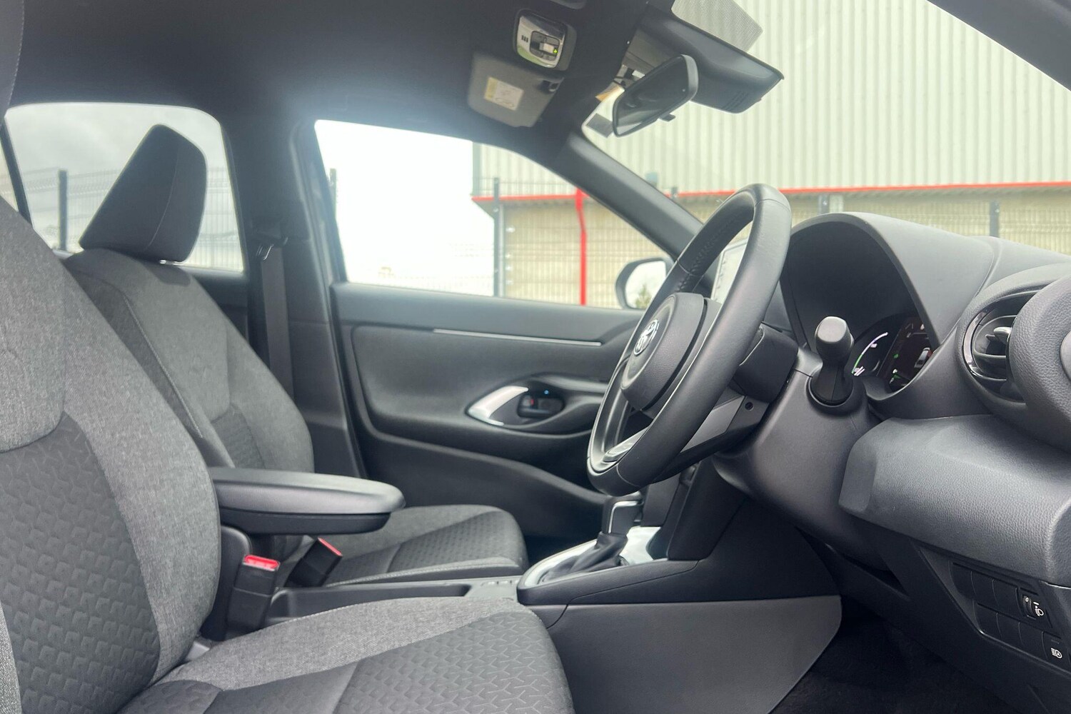 Used Toyota Yaris 2022 for sale - 76154331: Photo 42