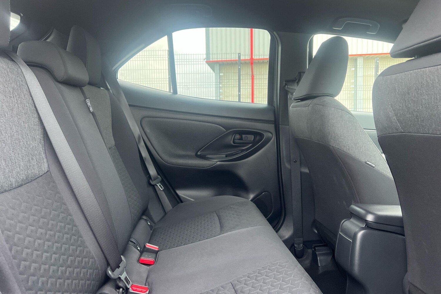 Used Toyota Yaris 2022 for sale - 76154331: Photo 44