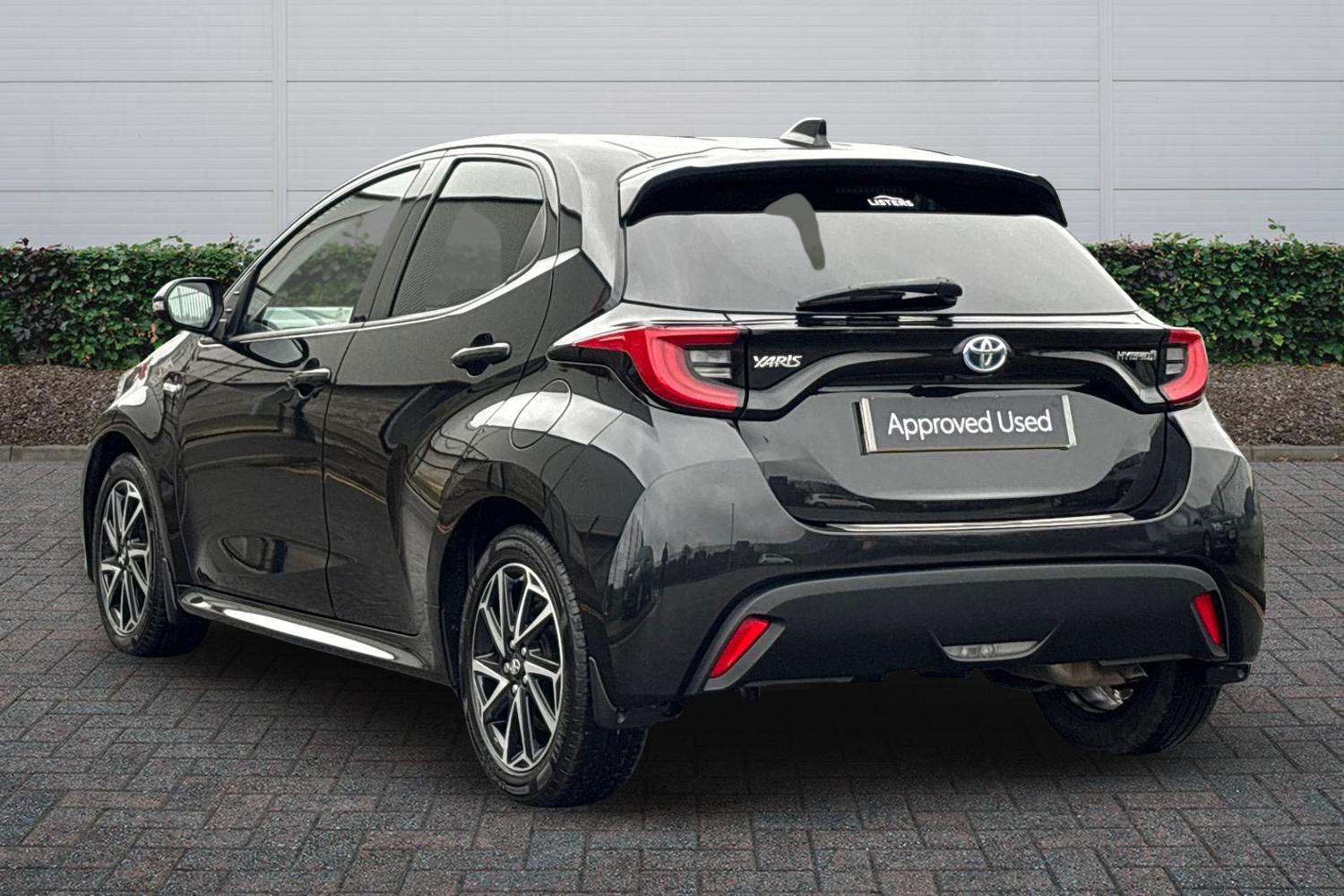 Used Toyota Yaris 2021 for sale - 77280571: Photo 2