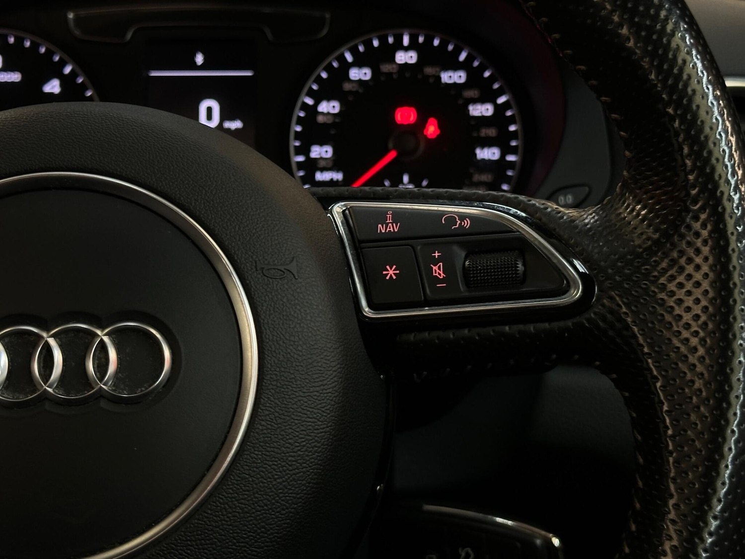 Used Audi Q3 2016 for sale - 77597810: Photo 32