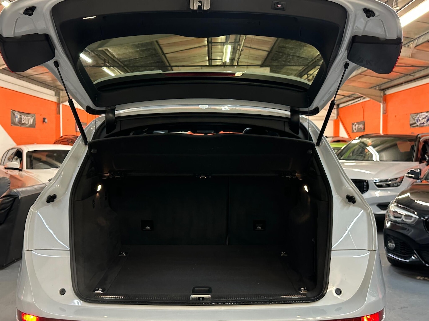 Used Audi Q5 2016 for sale - 76887436: Photo 11