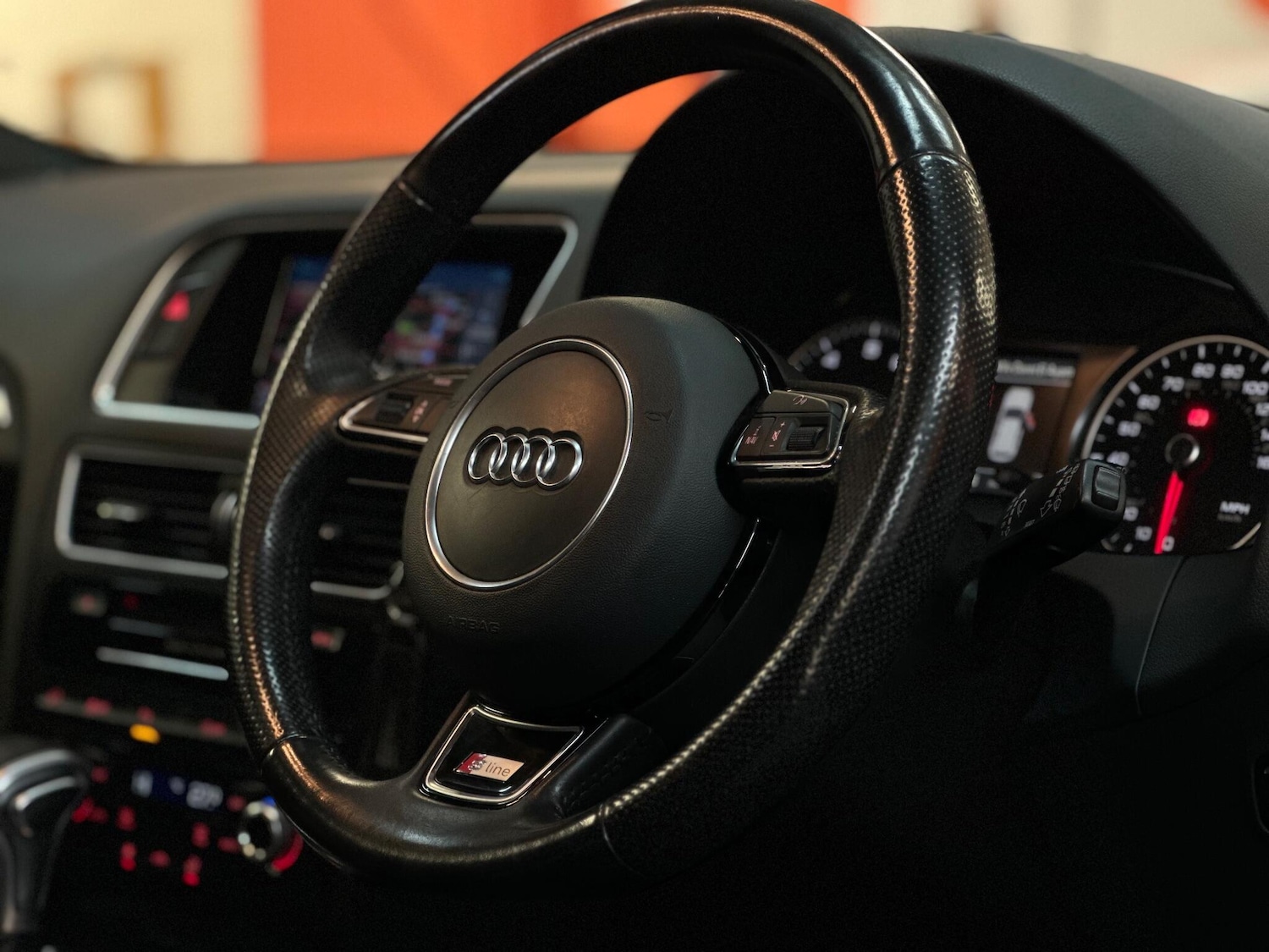 Used Audi Q5 2016 for sale - 76887436: Photo 32