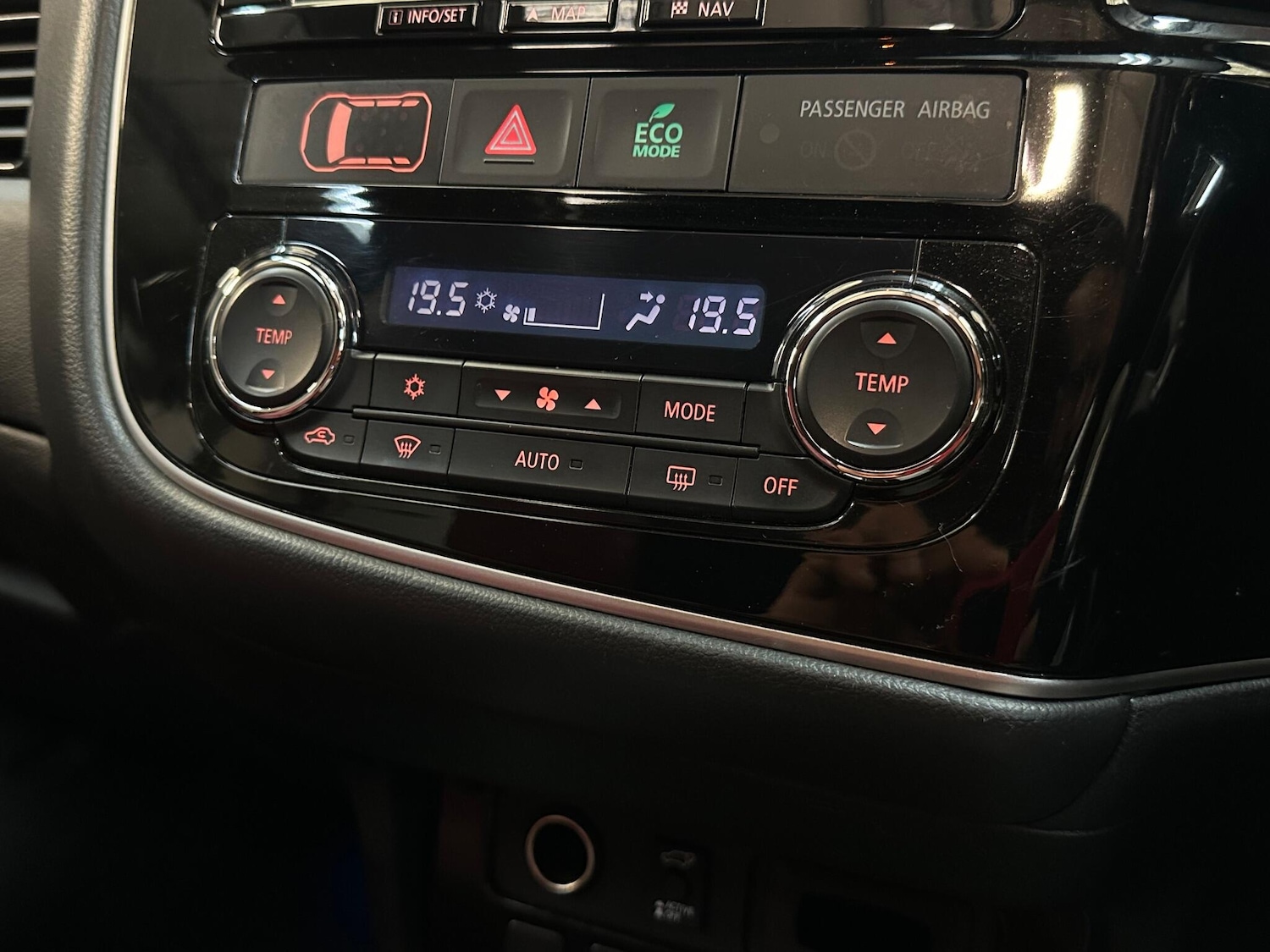 Used Mitsubishi Outlander 2016 for sale - 76166707: Photo 28