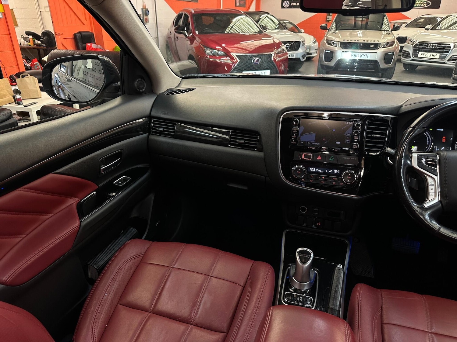 Used Mitsubishi Outlander 2016 for sale - 76166707: Photo 44