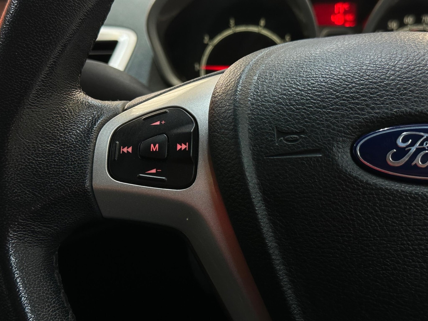 Used Ford Fiesta 2009 for sale - 76409071: Photo 28