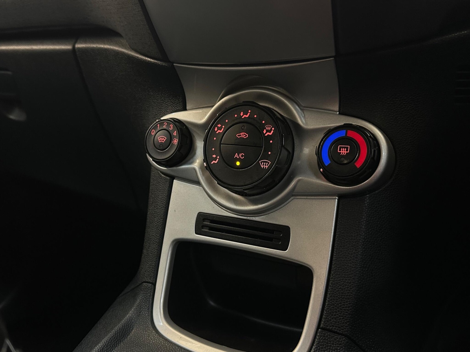 Used Ford Fiesta 2009 for sale - 76409071: Photo 30