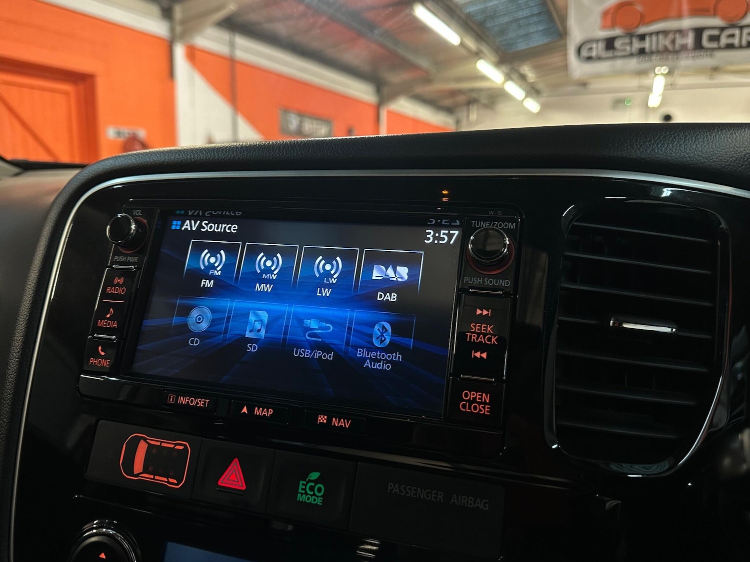 Used Mitsubishi Outlander 2016 for sale - 77175885: Photo 28