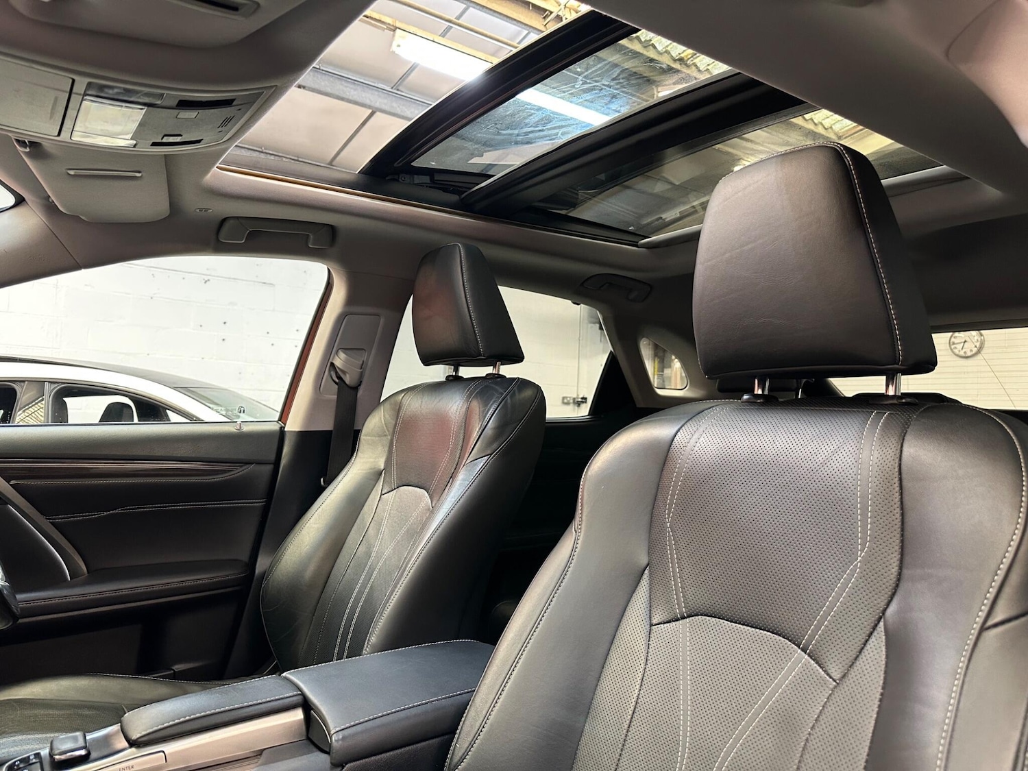 Used Lexus RX 2016 for sale - 78057747: Photo 2