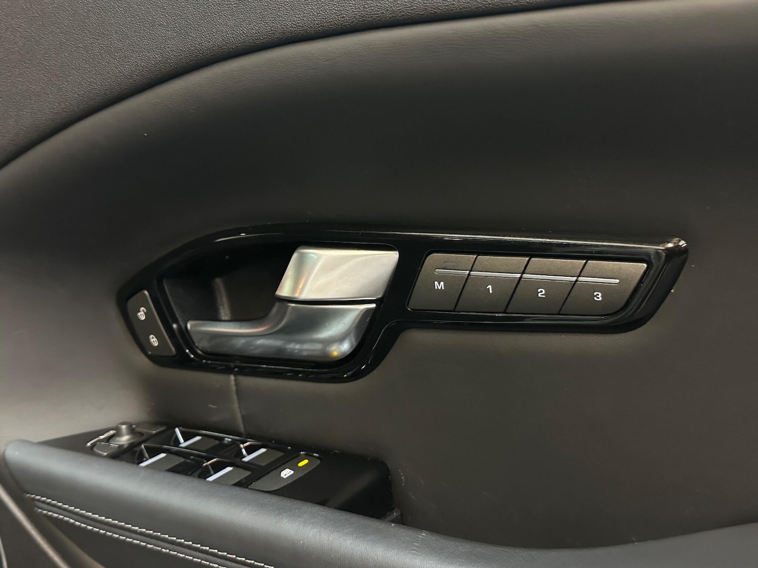 Used Land Rover Range Rover Evoque 2018 for sale - 76457642: Photo 34