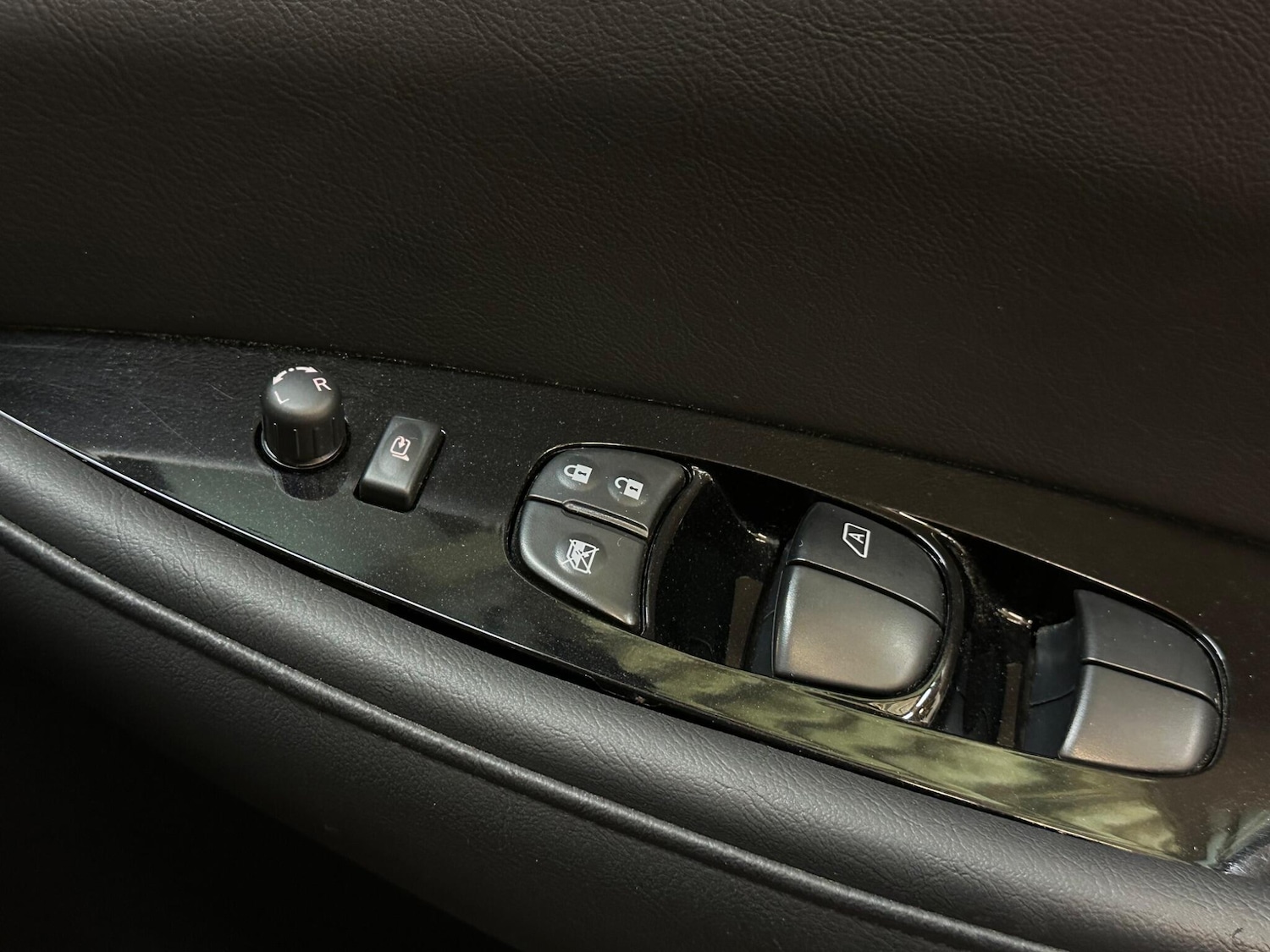 Used Nissan Leaf 2017 for sale - 78086944: Photo 35