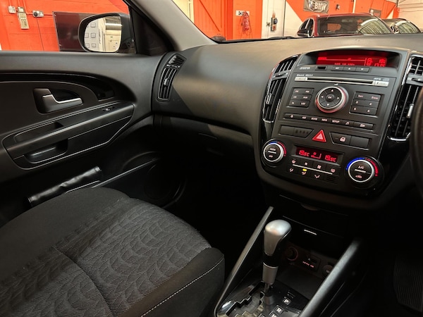 Used Kia Ceed 2010 for sale - 76251299: Photo 21