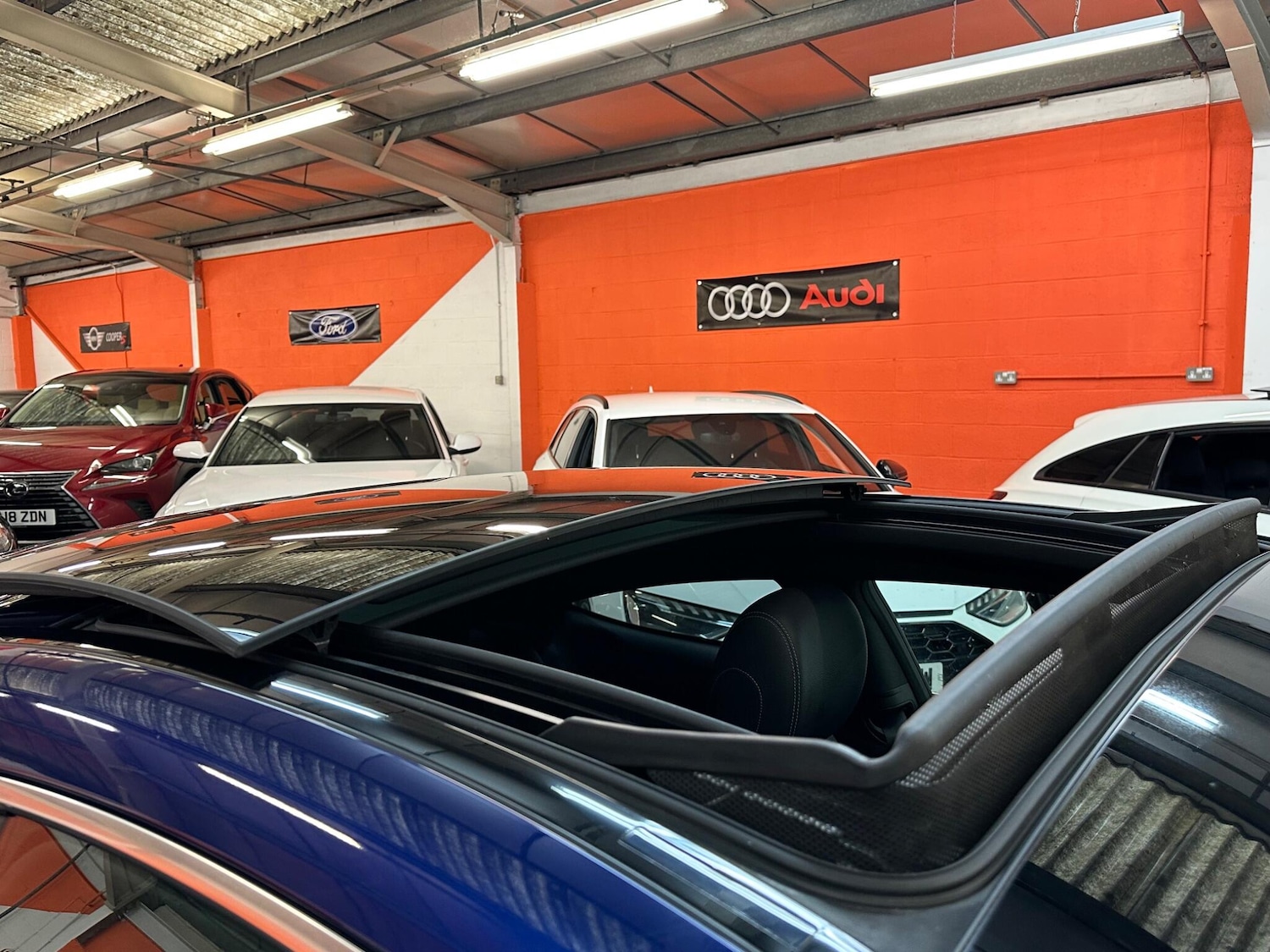 Used Mercedes-Benz C Class 2018 for sale - 78086575: Photo 2