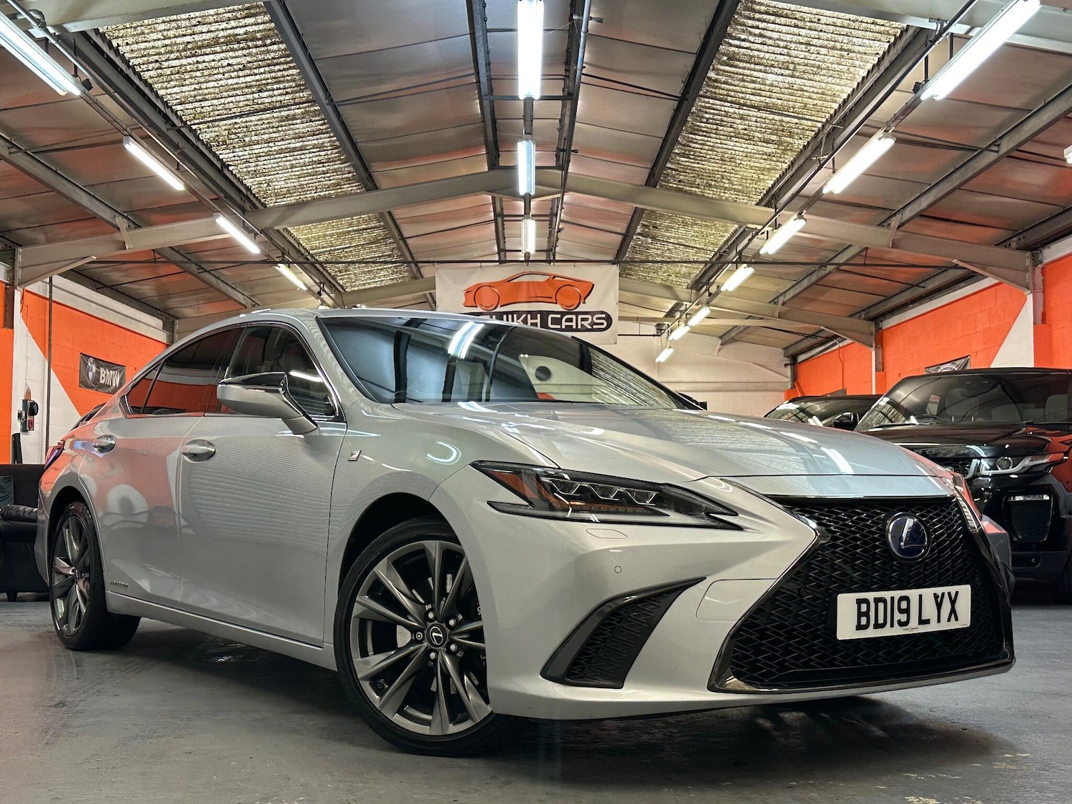 Used Lexus ES 2019 for sale - 76866119: Photo 1