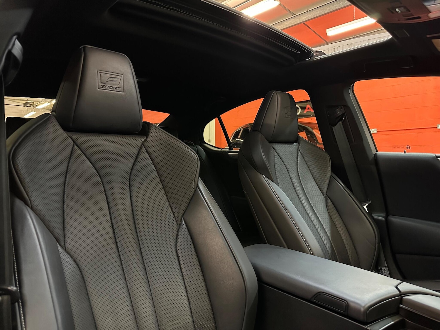 Used Lexus ES 2019 for sale - 76866119: Photo 13