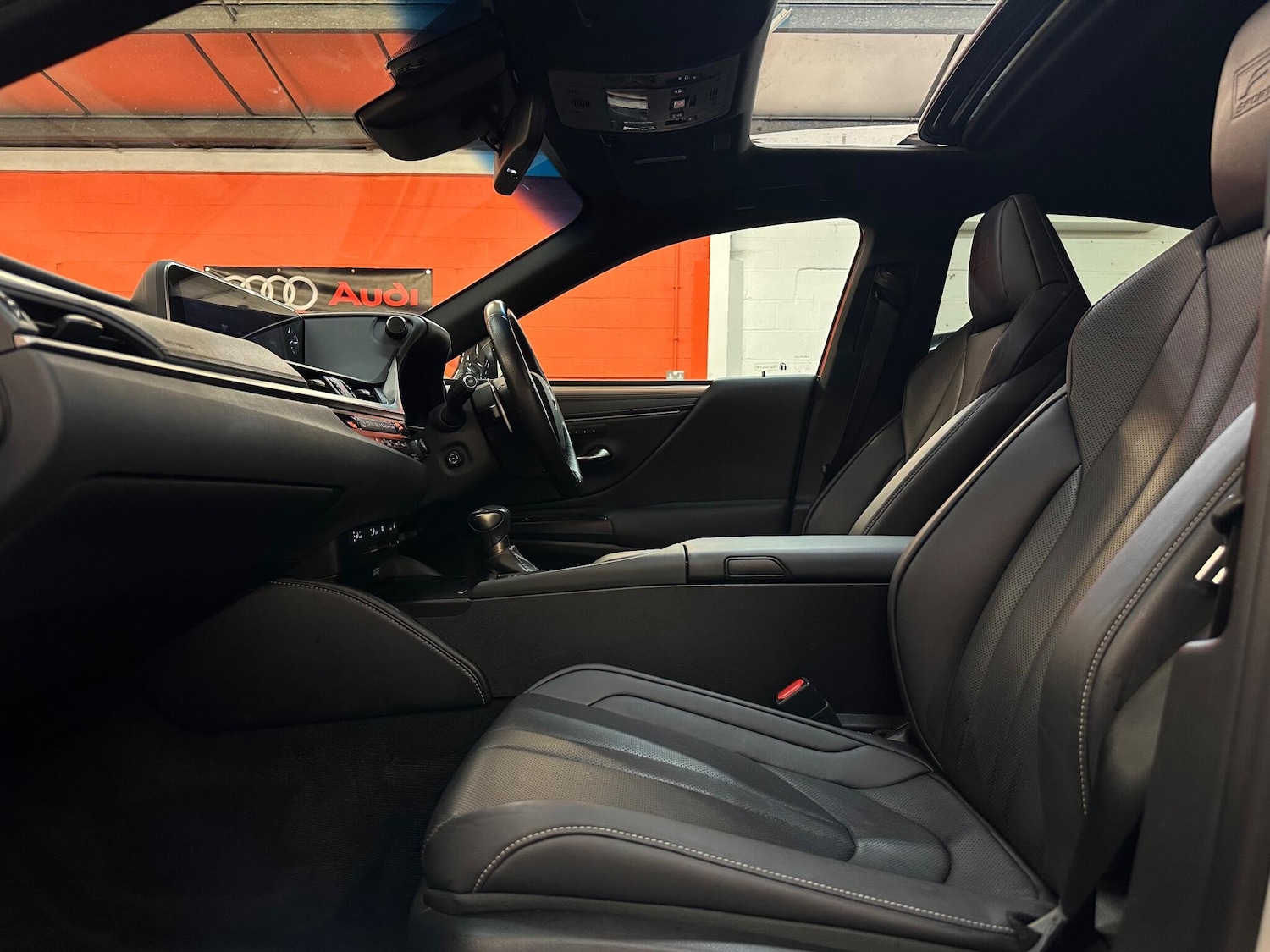 Used Lexus ES 2019 for sale - 76866119: Photo 17