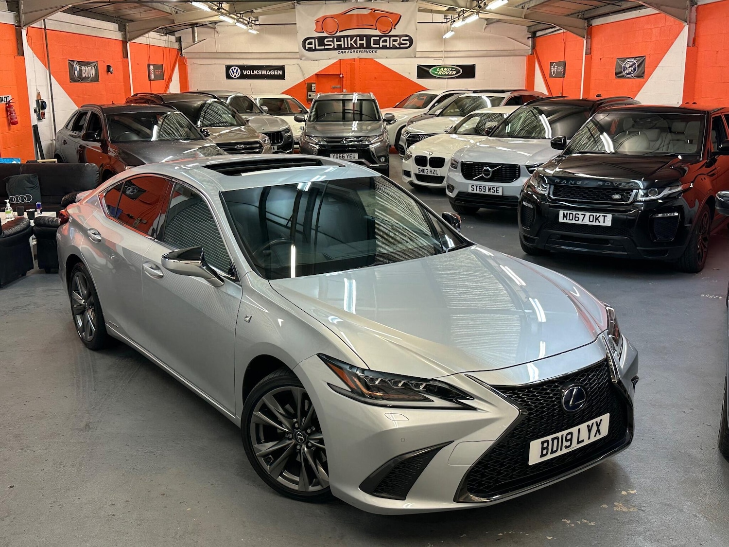 Used Lexus ES 2019 for sale - 76866119: Photo 2