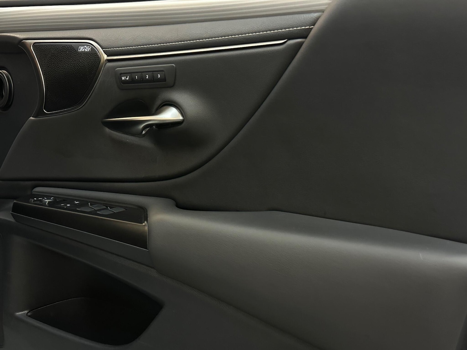 Used Lexus ES 2019 for sale - 76866119: Photo 38