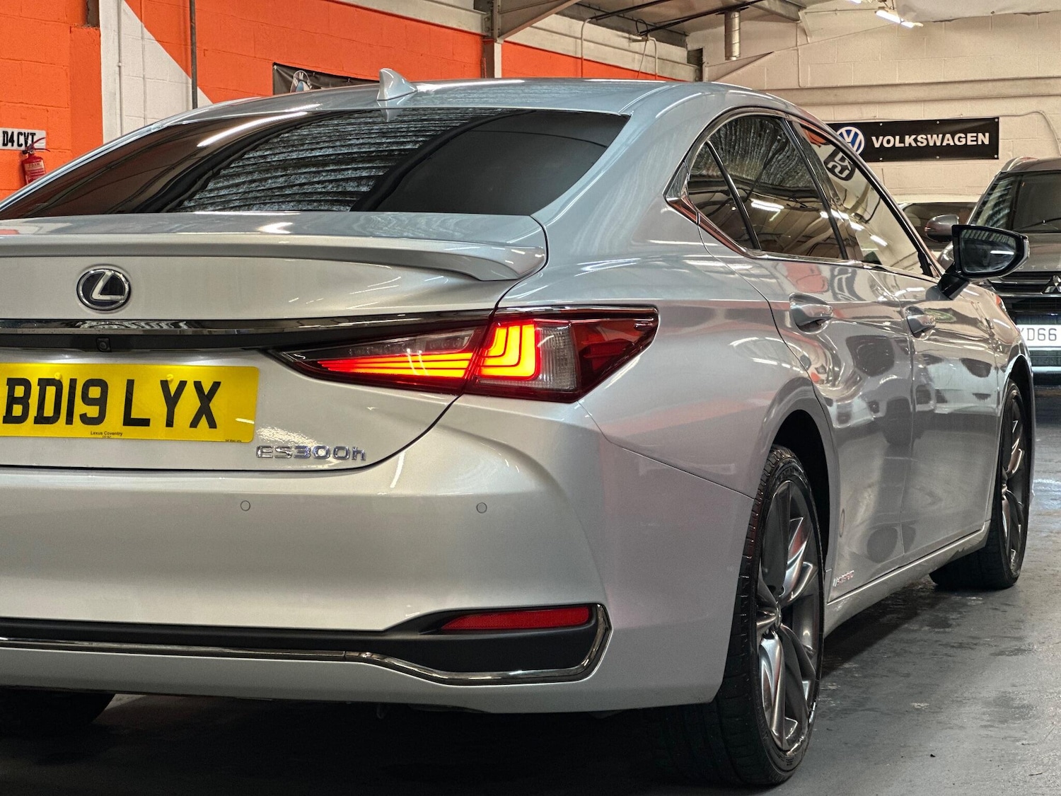 Used Lexus ES 2019 for sale - 76866119: Photo 49