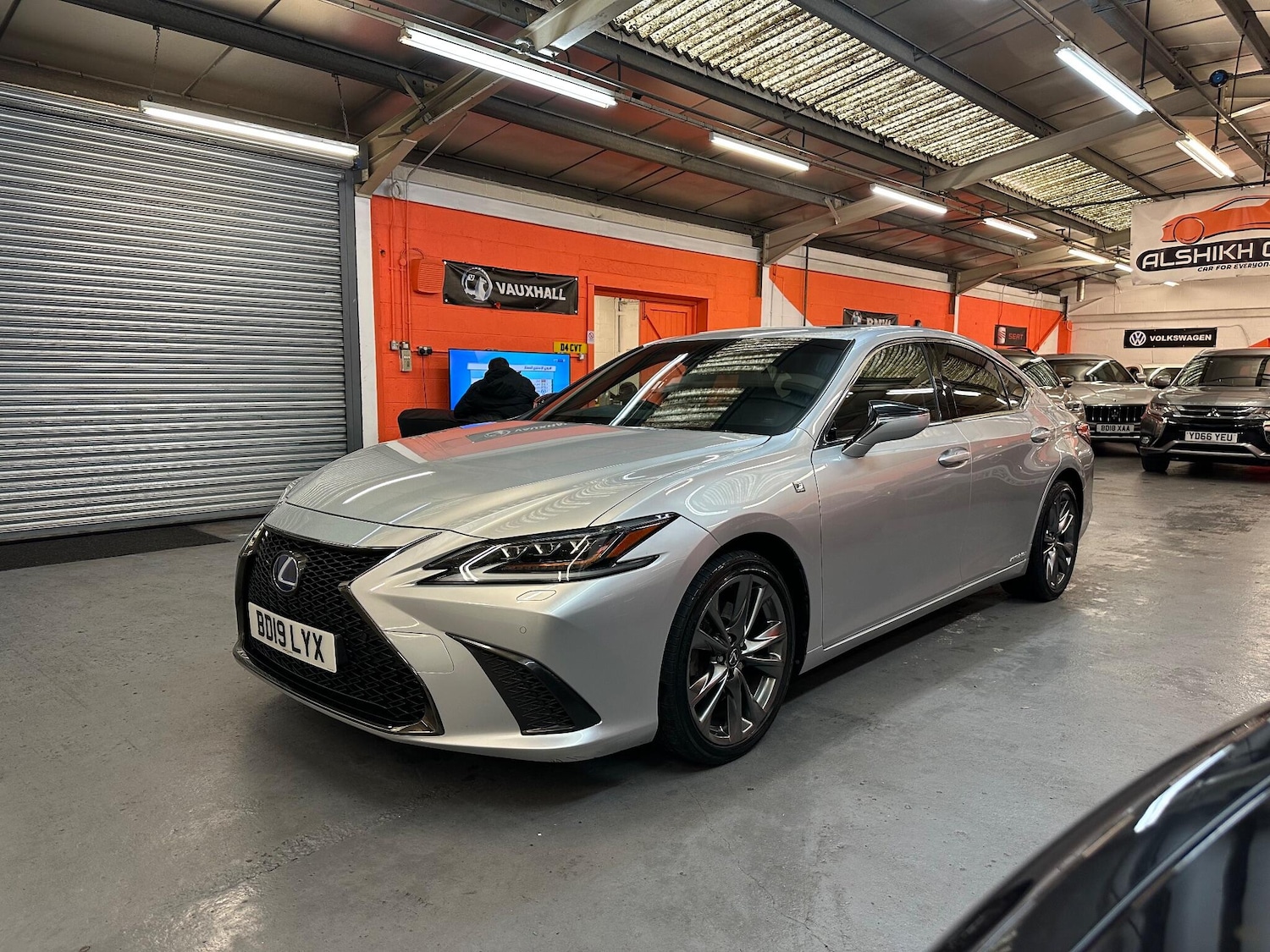 Used Lexus ES 2019 for sale - 76866119: Photo 5