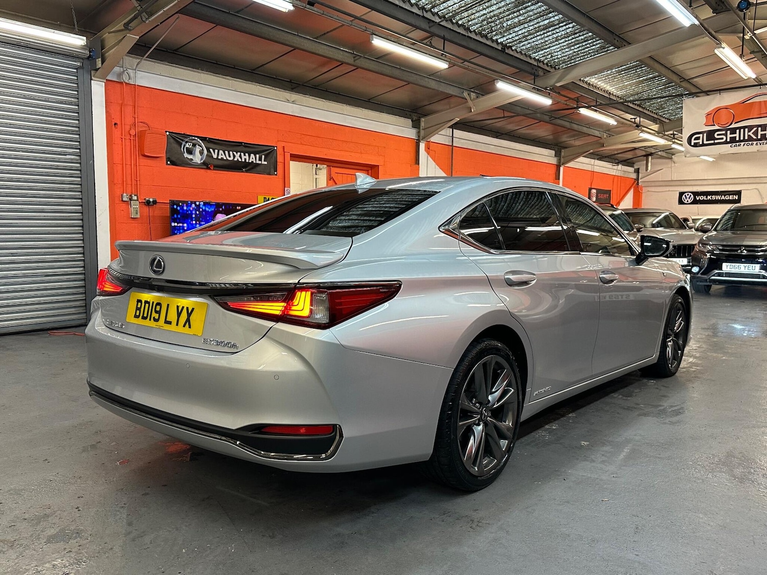 Used Lexus ES 2019 for sale - 76866119: Photo 8