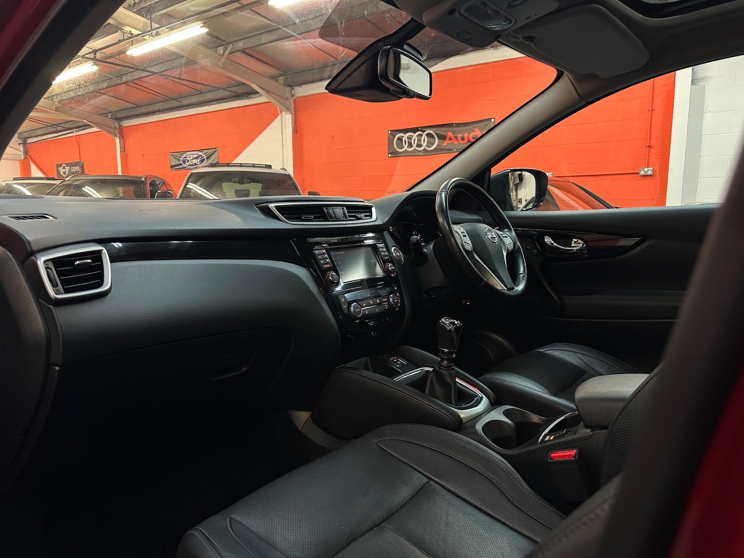 Used Nissan Qashqai 2015 for sale - 76752469: Photo 12