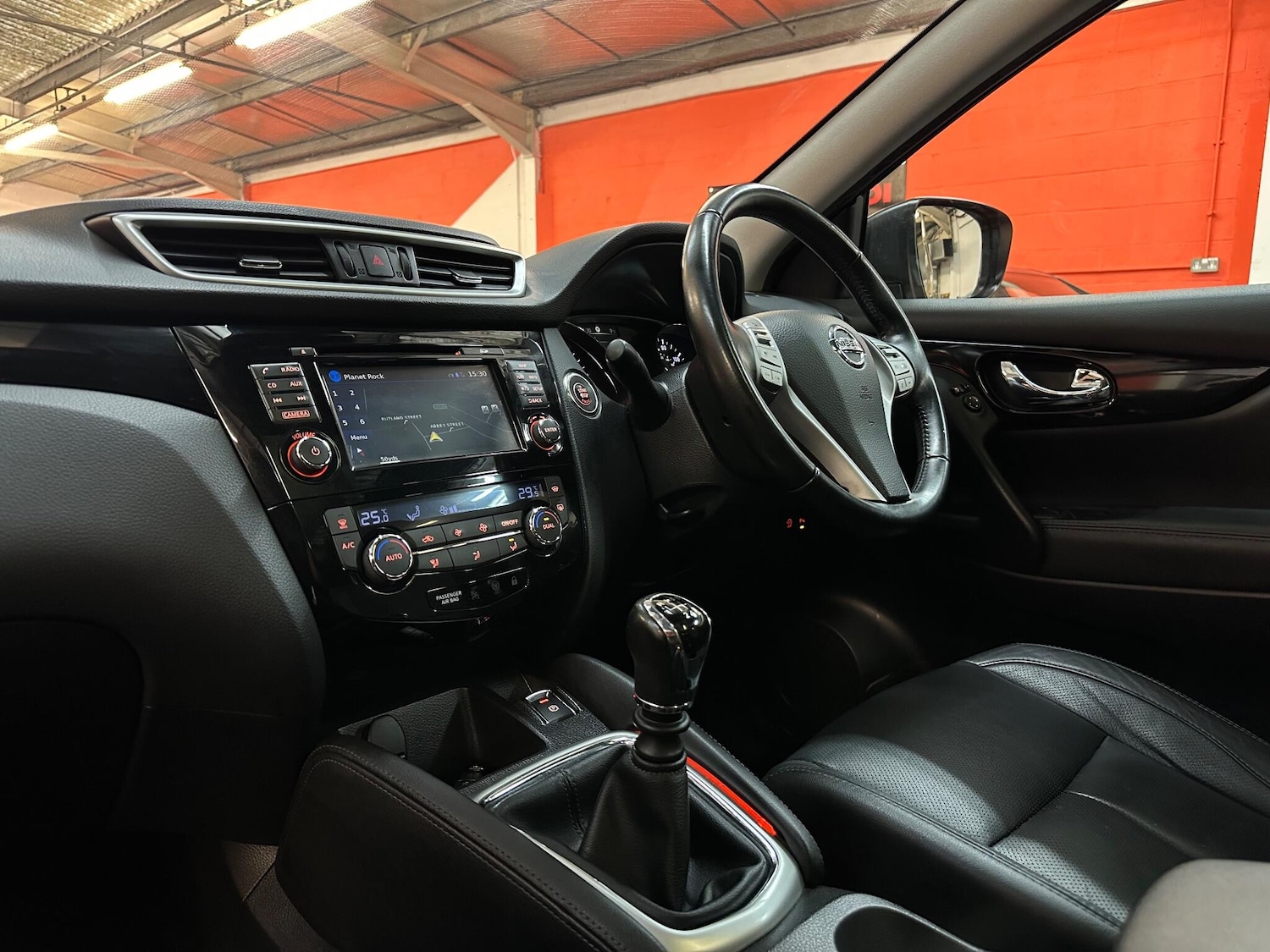 Used Nissan Qashqai 2015 for sale - 76752469: Photo 23