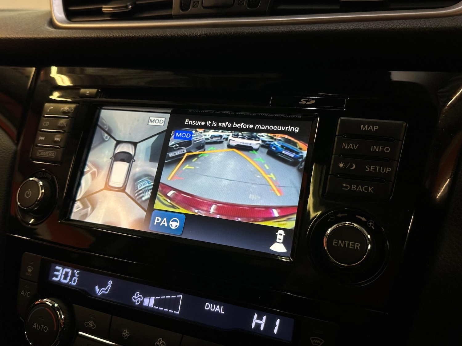 Used Nissan Qashqai 2015 for sale - 76752469: Photo 24