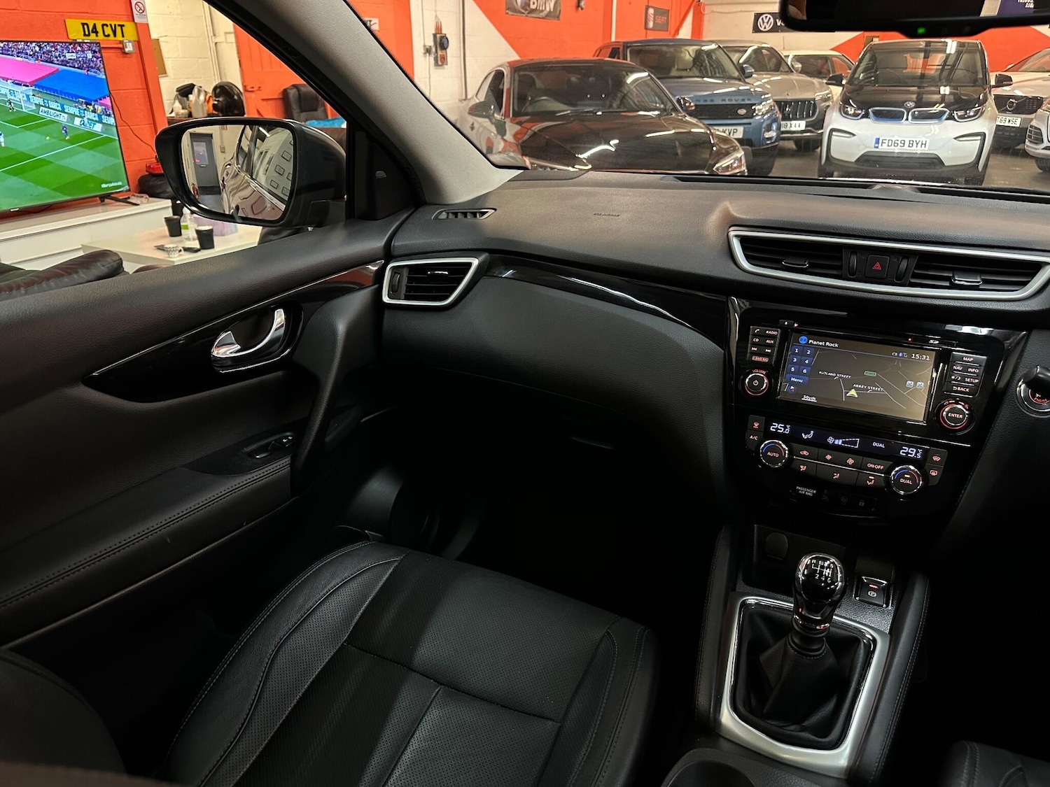 Used Nissan Qashqai 2015 for sale - 76752469: Photo 41