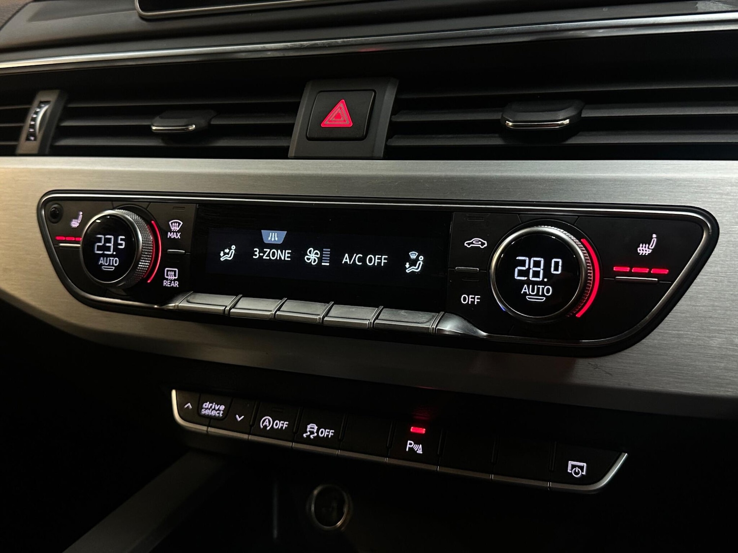 Used Audi A4 2016 for sale - 77537642: Photo 26