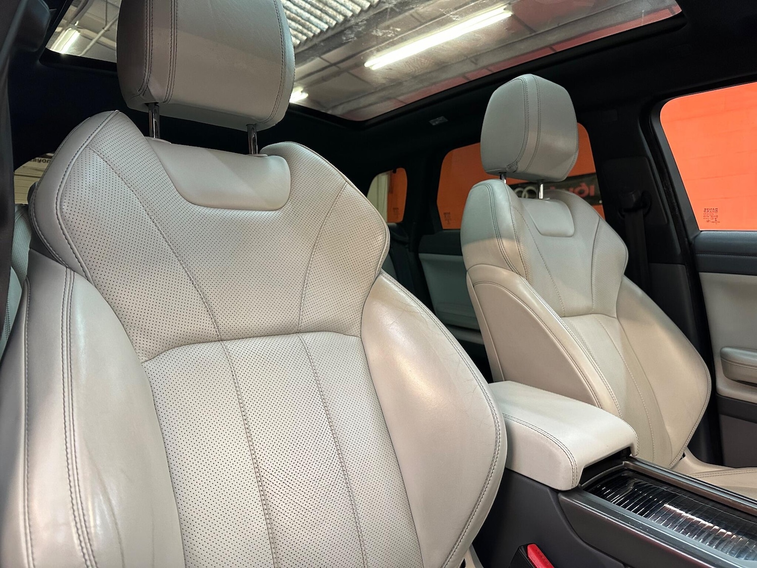 Used Land Rover Range Rover Evoque 2018 for sale - 76913455: Photo 2