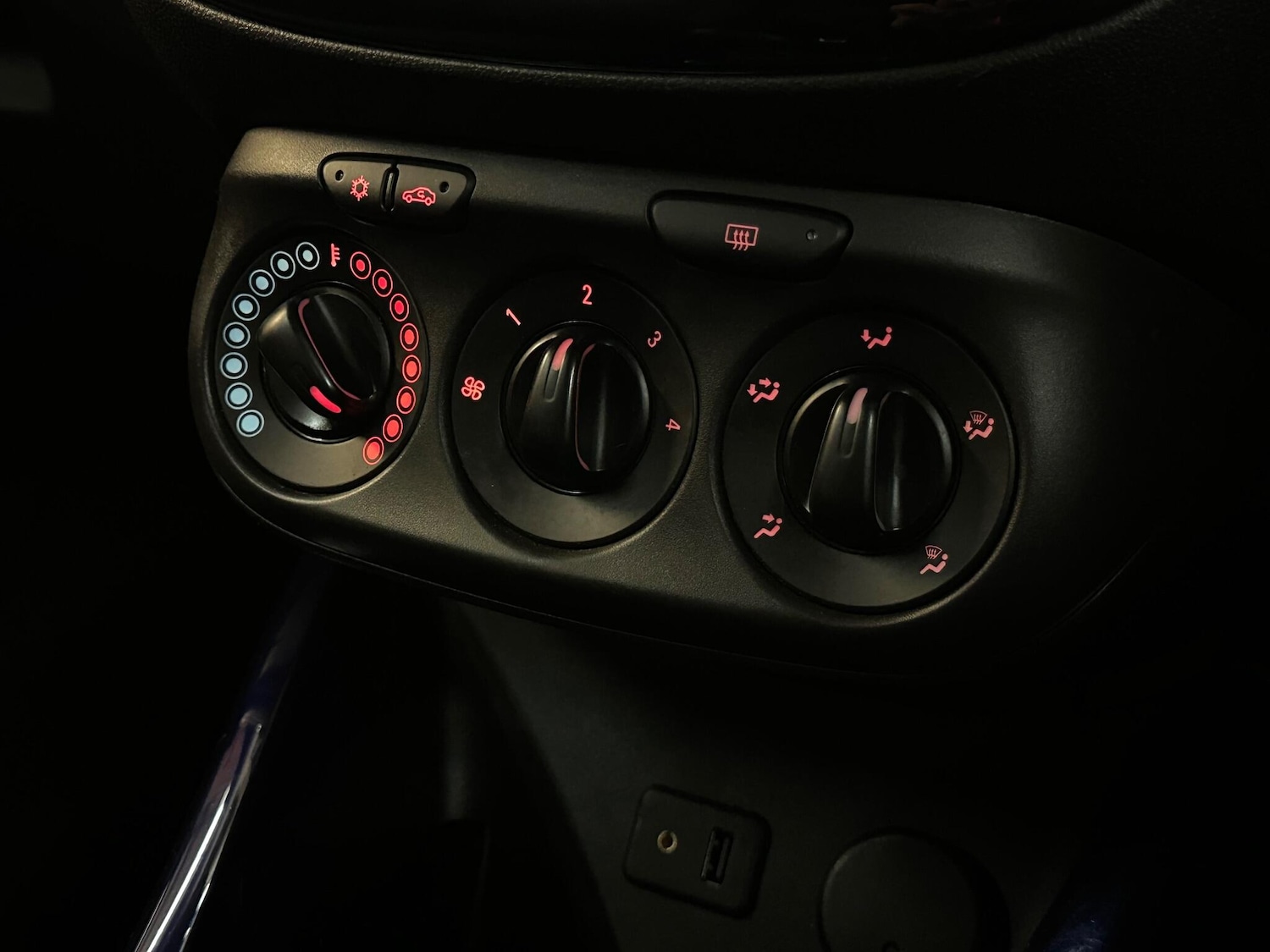 Used Vauxhall ADAM 2014 for sale - 76936346: Photo 24