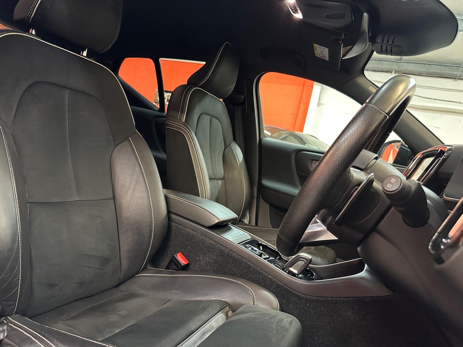 Used Volvo XC40 for sale - 76993279: Photo 11