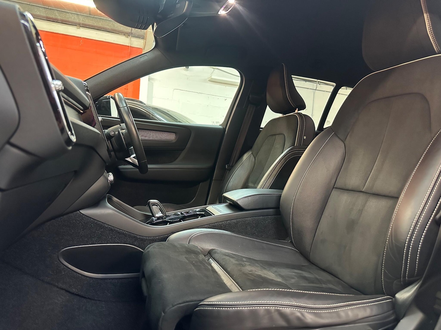 Used Volvo XC40 for sale - 76993279: Photo 14